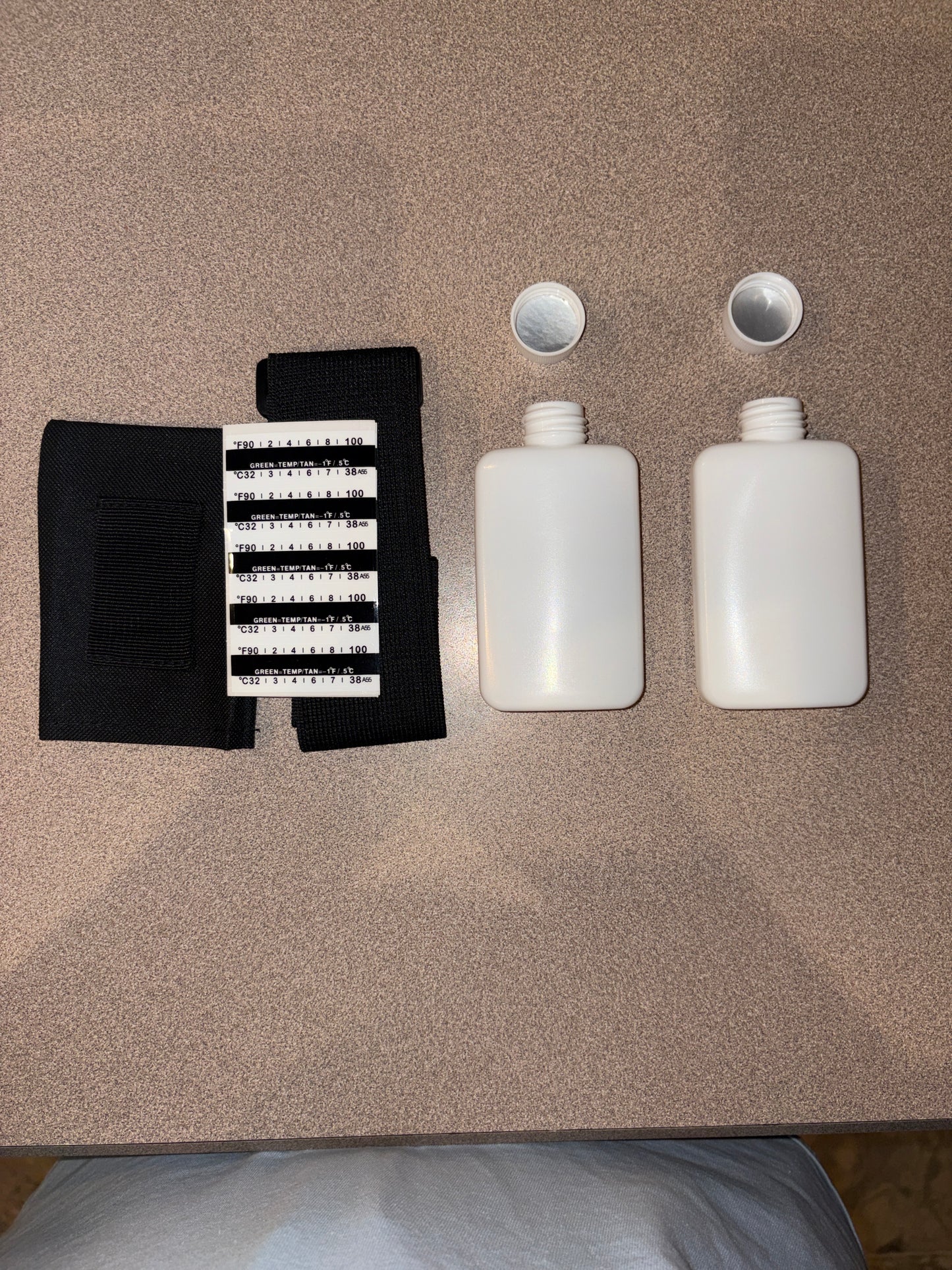 14 piece portable urine test bottles