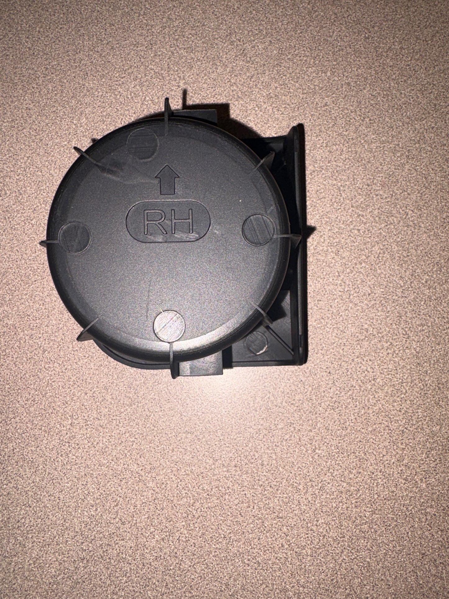 Center console cupholder insert