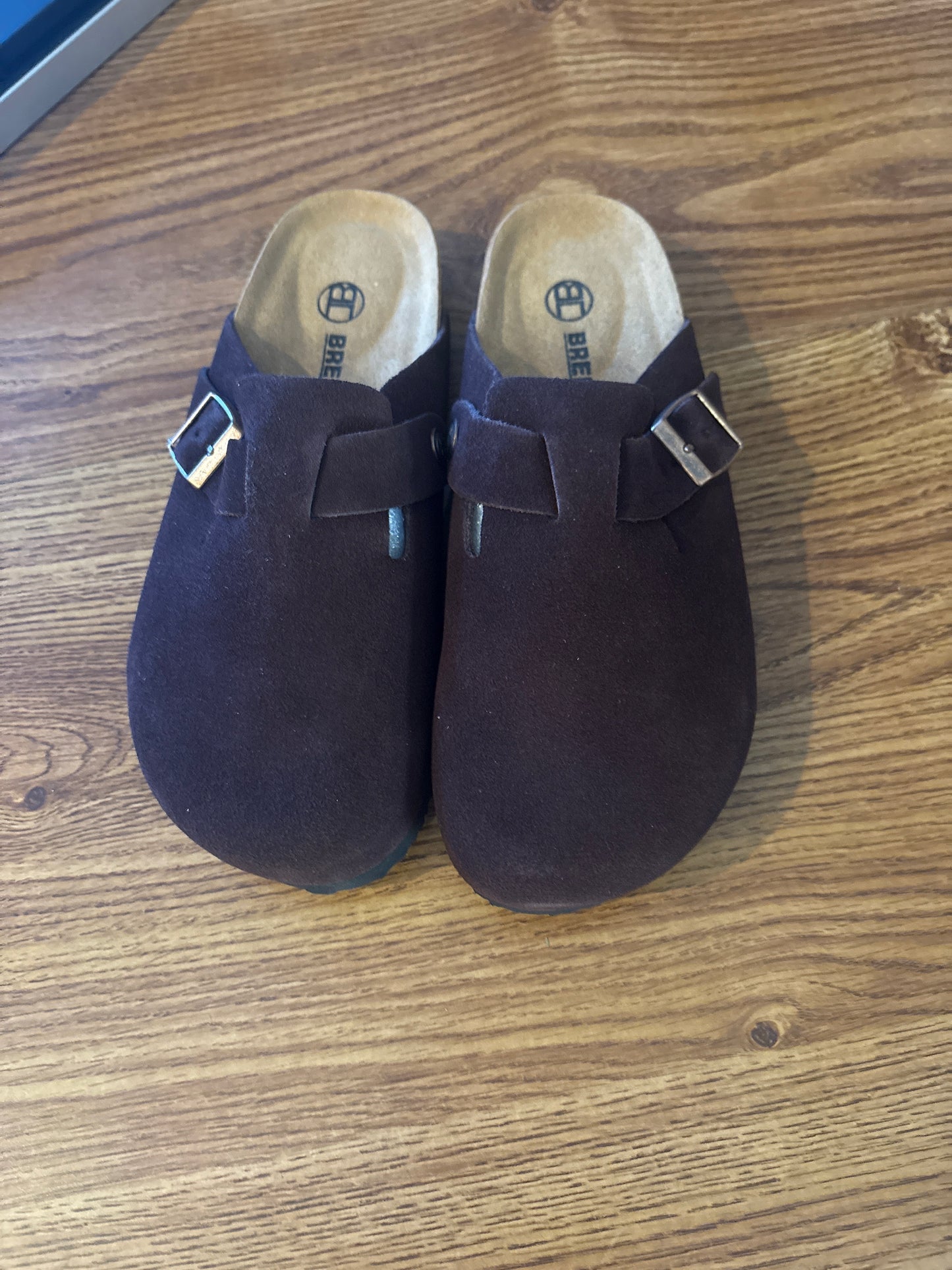 Classic leather wooden clogs
