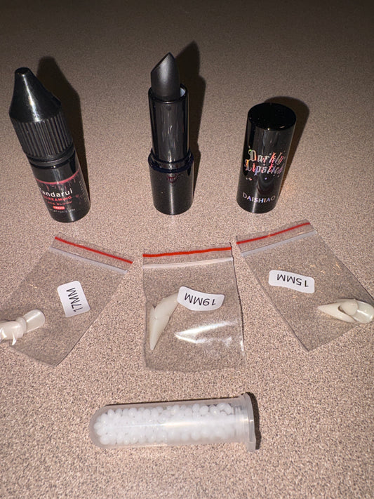 Darkly lipstick and TANDARUI screaming fake blood with fangs