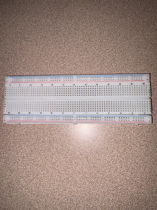 Solderless bread board