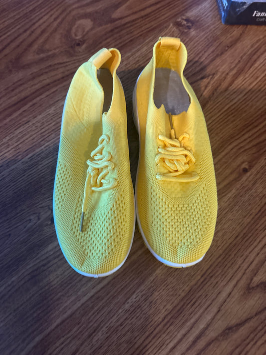 Ladies, tennis shoes